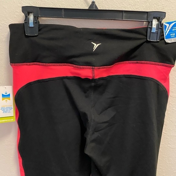 NWT cropped Old Navy leggings - Picture 4 of 8